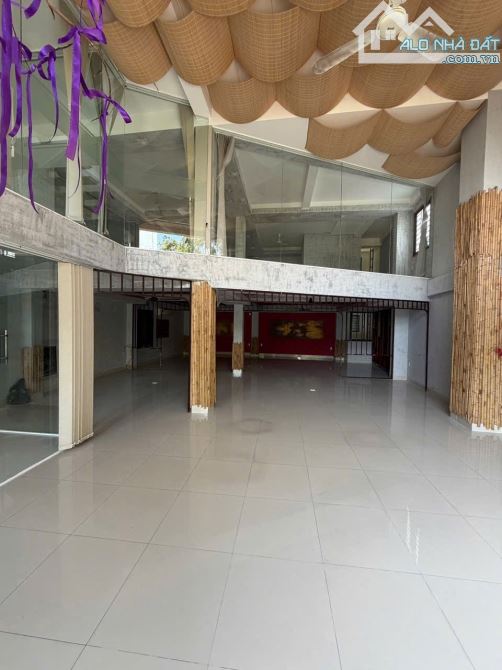 Bán nhà 4 tầng ngang 9m Mặt Tiền đường Âu Cơ trung tâm TP Nha Trang - 1