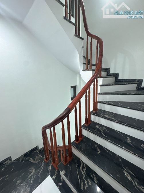 Bán nhà Đức Giang vinh Hưng HN 65m2 mt 5m oto cách nhà 5m nhỉnh 9 tỷ có thương lượng - 1