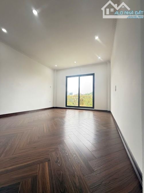 Bán nhà 35m2 x 5 tầng Bát Khối - Đông Dư - Gia Lâm. Đường ô tô thông, ô tô vào nhà. - 2