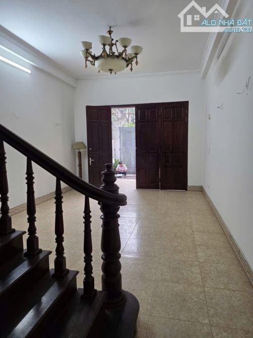 BIỆT THỰ MẶT HỒ TRUNG KÍNH - TÂM ĐIỂM KẾT NỐI CẦU GIẤY -HƯỞNG LỢI TRỌN VẸN TỪ VÀNH ĐAI 2.