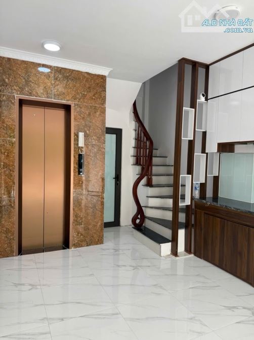Bán nhà 35m2 x 5 tầng Bát Khối - Đông Dư - Gia Lâm. Đường ô tô thông, ô tô vào nhà. - 3
