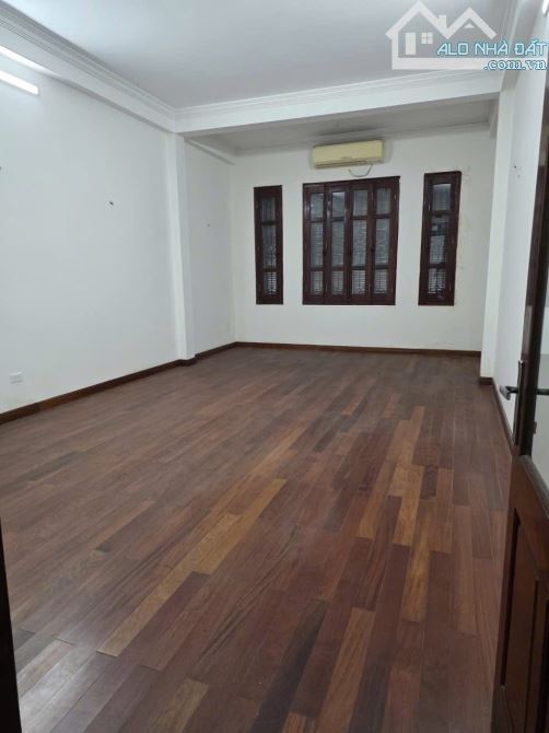 BIỆT THỰ MẶT HỒ TRUNG KÍNH - TÂM ĐIỂM KẾT NỐI CẦU GIẤY -HƯỞNG LỢI TRỌN VẸN TỪ VÀNH ĐAI 2.