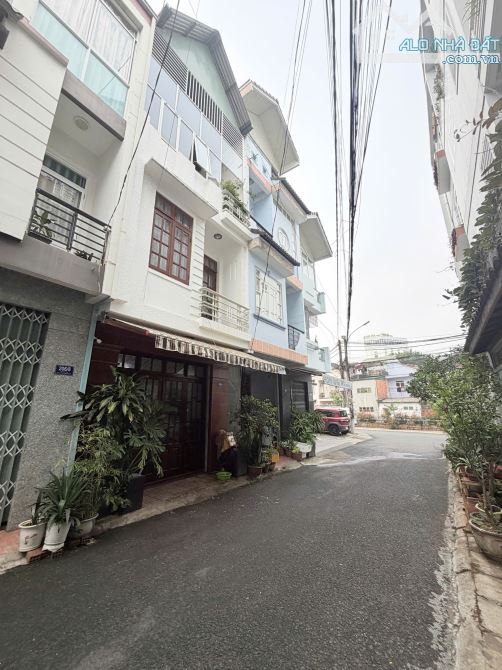 Chính chủ bán nhà Phan Đình Phùng , hẻm ô tô lớn ô tô đậu trước nhà . 7 tỷ 5 thương lượng - 7