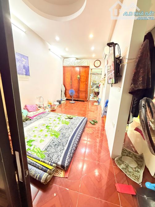 Bạch Mai - Tạ Quang Bửu - ngõ thẳng tắp ra phố - 40m2 - 3 tầng - lô góc - chỉ 4.8 tỷ - 3