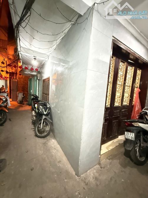 Bạch Mai - Tạ Quang Bửu - ngõ thẳng tắp ra phố - 40m2 - 3 tầng - lô góc - chỉ 4.8 tỷ - 4