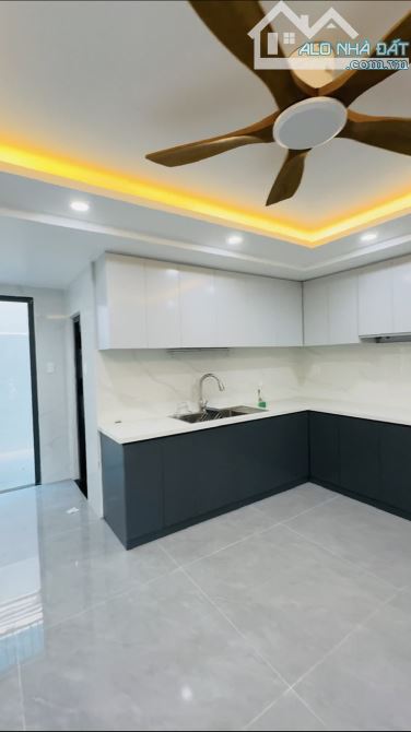 Hàng hiếm Nhà mới hẻm 8m Lê Thị Hồng P17 GV 5x20m 5 tầng thang máy giá chỉ 16 tỷ - 1