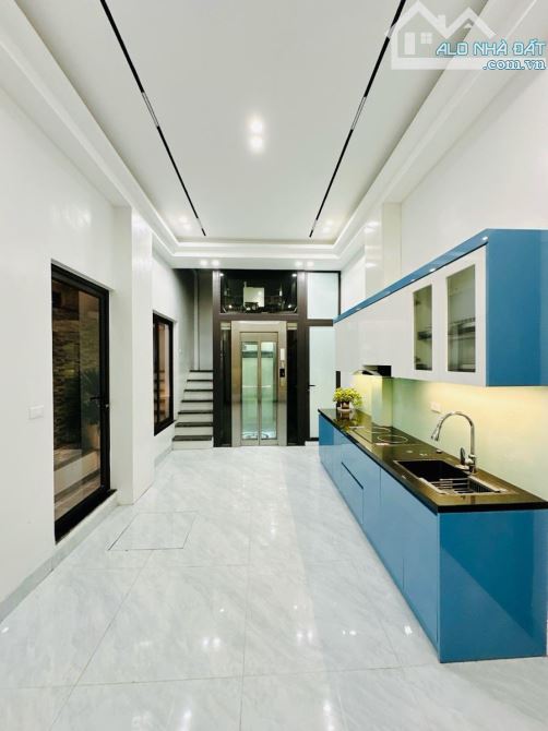 Nhà đẹp mới tinh trung tâm Ba Đình, 5 tầng thang máy xịn, full nội thất sang trọng, ở ngay