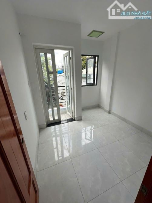 Nhà hẻm 592 Nguyễn Văn Quá, DT 4x7m, 1 trệt 1 lầu, 2PN, 2vs_ công chứng liền - 1