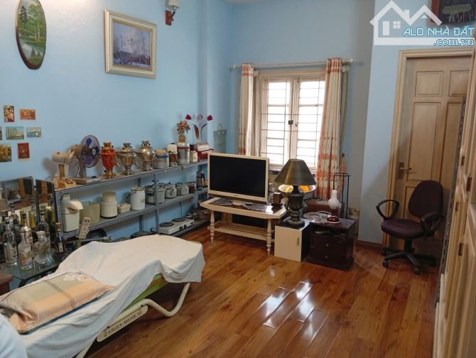 Bán nhà Đào Tấn 56m2, dân xây chắc chắn, 2 thoáng, sổ phân lô gần phố giá chỉ 10,5 tỷ