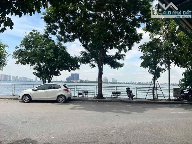 Phố Nguyễn Đình Thi tây hồ- gara oto .kinh doanh view Tây Hồ - Vị trí nhà nằm giữa phố