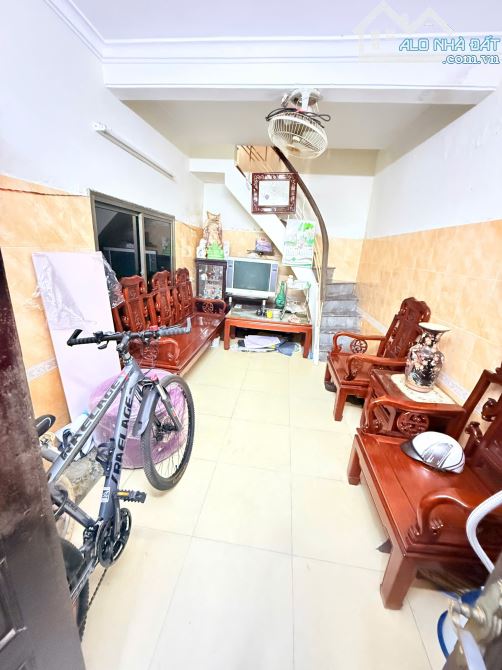 Bạch Mai - Tạ Quang Bửu - ngõ thẳng tắp ra phố - 40m2 - 3 tầng - lô góc - chỉ 4.8 tỷ - 5