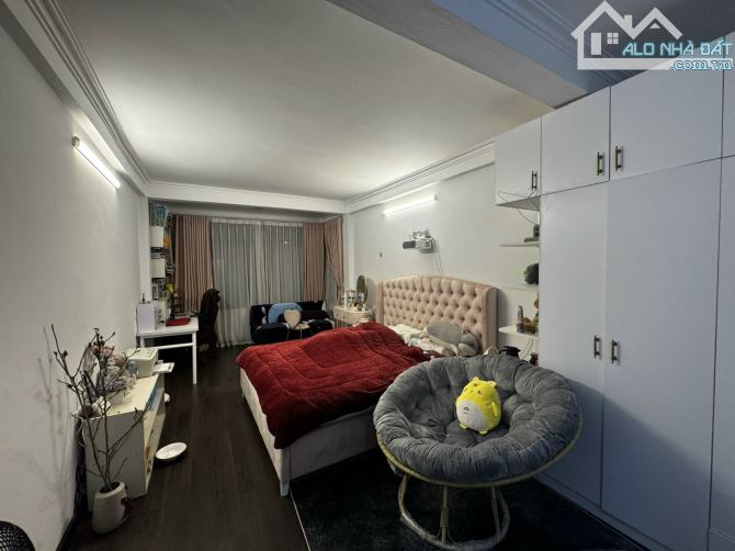 Bán nhà Liễu Giai 43m2, nhà phân lô cán bộ, mặt ngõ thông, gần ô tô giá chỉ 9,9 tỷ