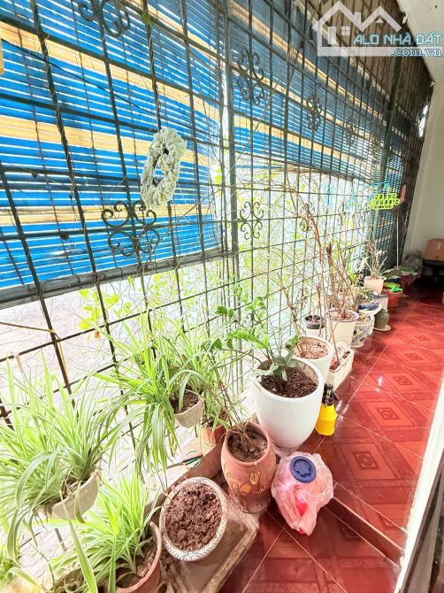 Bạch Mai - Tạ Quang Bửu - ngõ thẳng tắp ra phố - 40m2 - 3 tầng - lô góc - chỉ 4.8 tỷ - 6