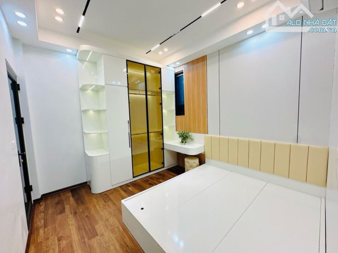 Nhà đẹp mới tinh trung tâm Ba Đình, 5 tầng thang máy xịn, full nội thất sang trọng, ở ngay