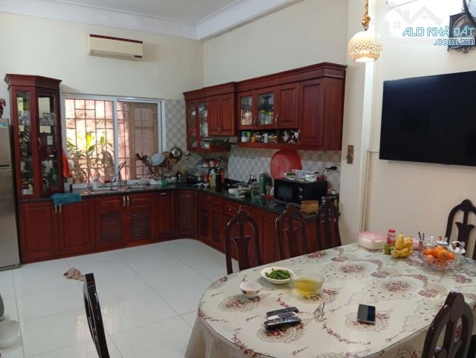 Bán nhà Đào Tấn 56m2, dân xây chắc chắn, 2 thoáng, sổ phân lô gần phố giá chỉ 10,5 tỷ