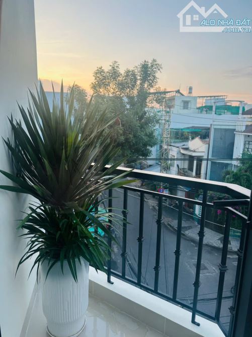 Bán Căn góc 2 mặt tiền 5 tầng vị trí trung tâm đường Âu Cơ- Lê Chân ô thang máy rộng - 4