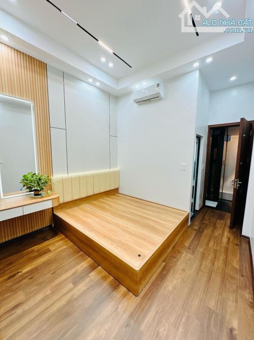 Nhà đẹp mới tinh trung tâm Ba Đình, 5 tầng thang máy xịn, full nội thất sang trọng, ở ngay