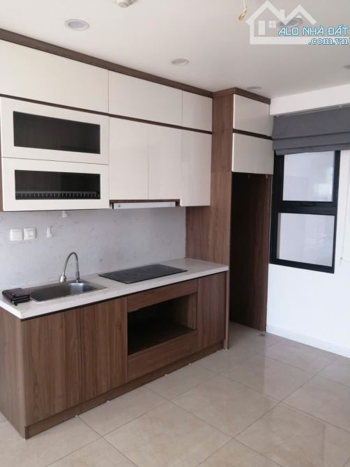 Bán căn hộ chung cư cao cấp tại Cầu Giấy 2 ngủ nội thất cơ bản 6.3 tỷ