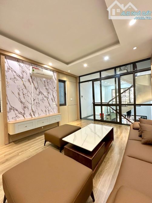 Bán nhà đẹp phố Liễu Giai, 6 tầng thang máy, nội thất hiện đại, khu VIP