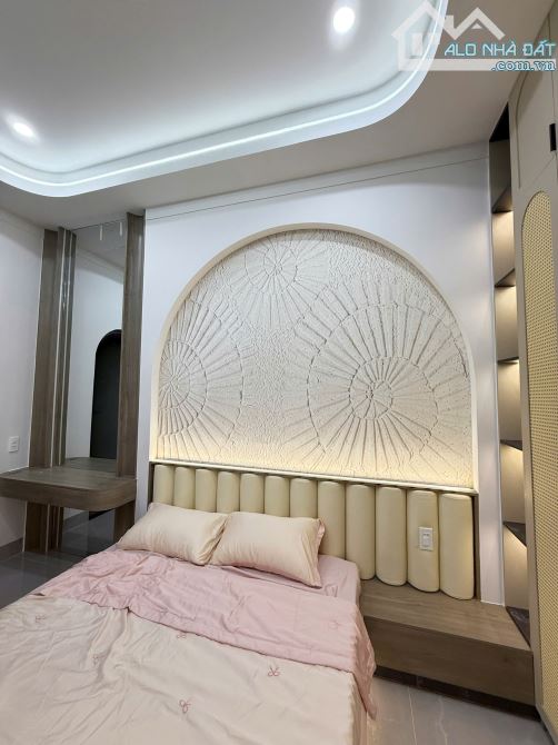 Căn nhà 1 mê hẻm 53 Phạm Ngũ Lão - Lên ngã 6 2km - 17