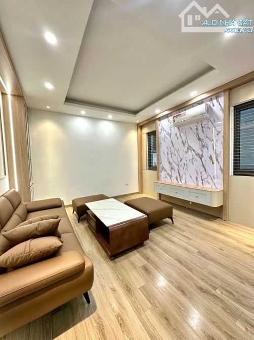 Bán nhà đẹp phố Liễu Giai, 6 tầng thang máy, nội thất hiện đại, khu VIP