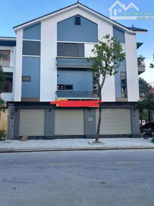 Cho thuê tầng 1 ,căn góc, dãy biệt thự,  2 mặt tiền, vị trí đẹp tại TP Vinh, Nghệ An