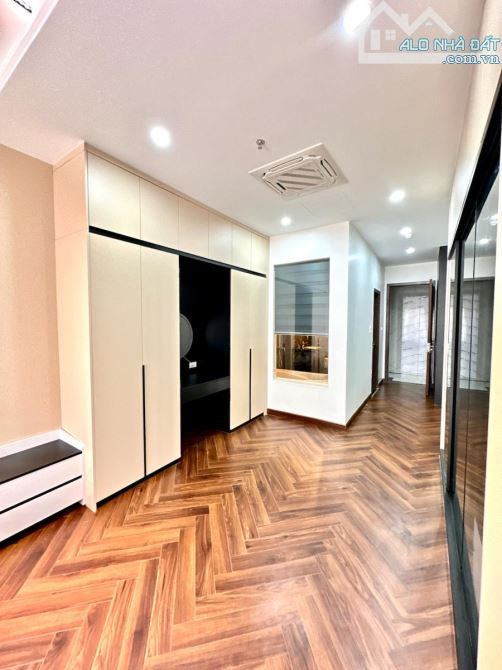 NHÀ ĐẸP TRUNG KÍNH – 7 TẦNG THANG MÁY – AN SINH ĐỈNH - GIÁ HỢP LÝ