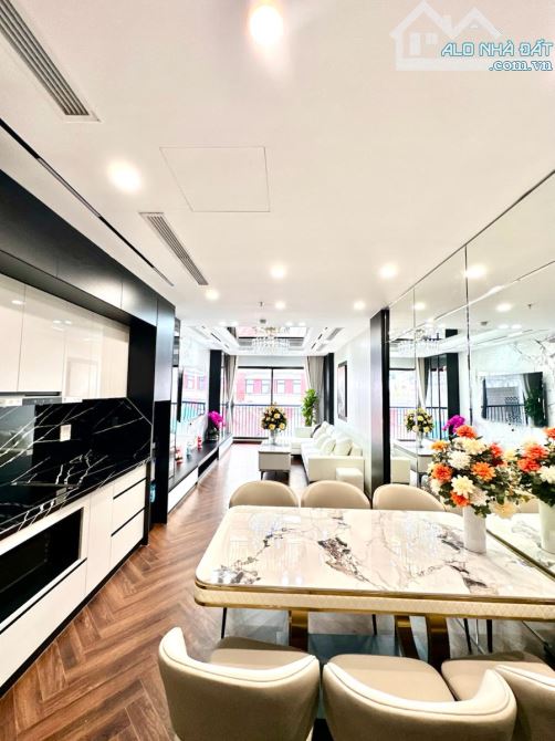 NHÀ ĐẸP TRUNG KÍNH – 7 TẦNG THANG MÁY – AN SINH ĐỈNH - GIÁ HỢP LÝ