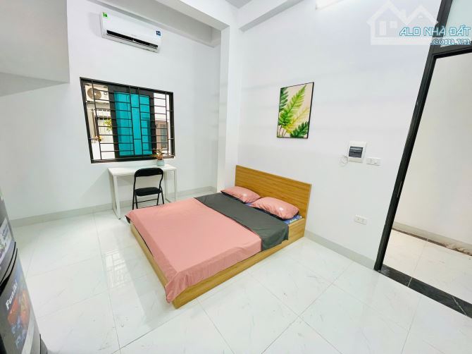 Cho Thuê CCMN 241 Yên Xá Thanh Trì 36m2 Gác Xép + Giường Cửa Sổ Giếng Giời Bếp Riêng TM