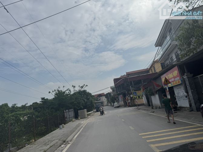 Bán nhà Tiên Dương Đông Anh 3 tầng, ô tô đỗ cửa, thiết kế đẹp, sổ đỏ chính chủ.