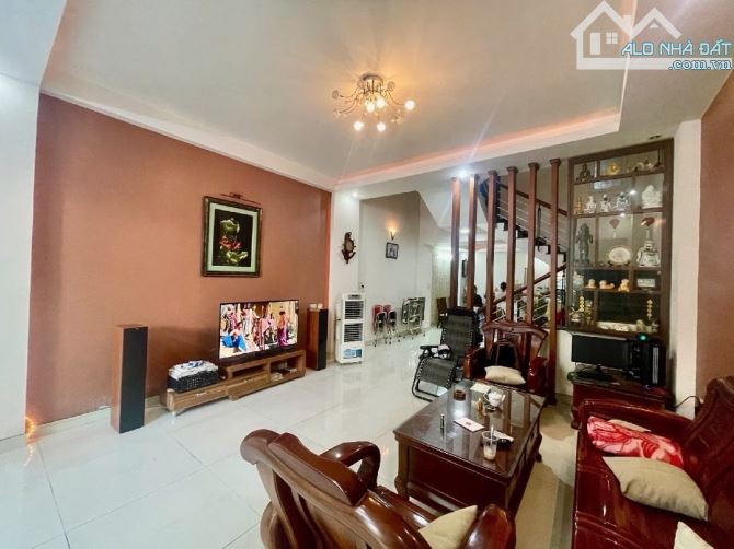 💥 CẮT LỖ SÂU! NHÀ 4 TẦNG – 115M² – MT HÀN THUYÊN – GẦN LÊ THANH NGHỊ. CHỈ NHỈNH 10 TỶ - 1