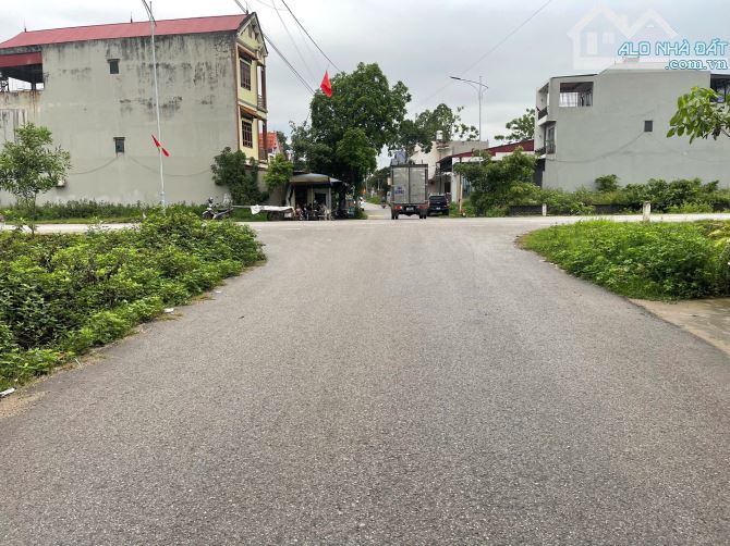 Bán lô đất Kinh Doanh Đắc địa tại Danh Thắng - Hiệp Hòa DT 99m2 MT5m đường aphan chỉ 2,2tỷ - 2