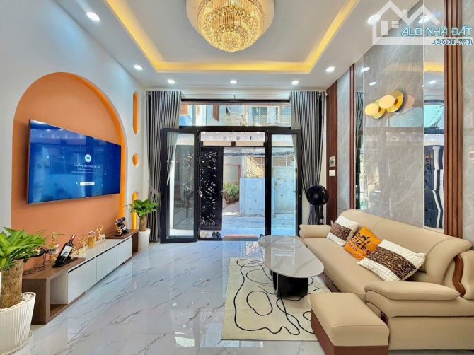 Bán Nhà Phú Nhuận - Phan Đình Phùng - Sát Hẻm Xe Hơi - Gần Quận 1 - 4 Tầng 52m2 - 3