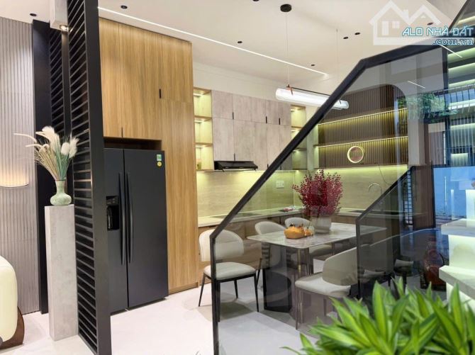 NHÀ MÊ 3 PHÒNG NGỦ FULL NỘI THẤT HẺM 234/6 NGÔ QUYỀN: Giá 8,35 tỷ - 3