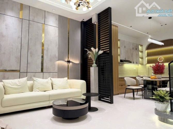 NHÀ MÊ 3 PHÒNG NGỦ FULL NỘI THẤT HẺM 234/6 NGÔ QUYỀN: Giá 8,35 tỷ - 4