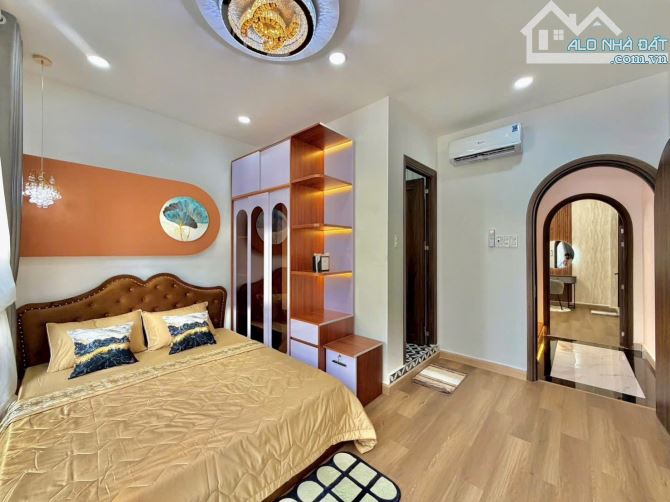 Bán Nhà Phú Nhuận - Phan Đình Phùng - Sát Hẻm Xe Hơi - Gần Quận 1 - 4 Tầng 52m2 - 5