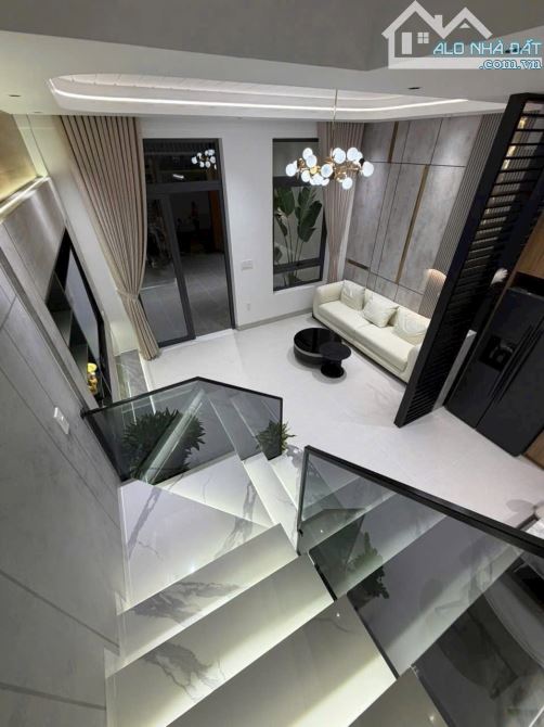 NHÀ MÊ 3 PHÒNG NGỦ FULL NỘI THẤT HẺM 234/6 NGÔ QUYỀN: Giá 8,35 tỷ - 5