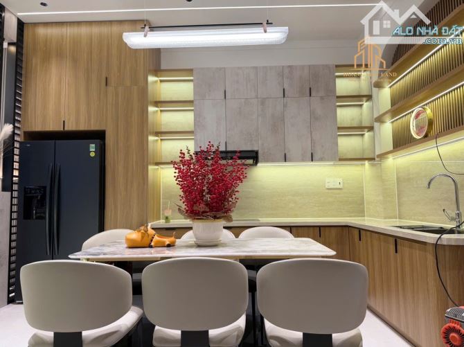 NHÀ MÊ ĐẸP HẺM NGÔ QUYỀN - NGAY CHỢ TÂN AN - DT:5x17m - GIÁ: 8 TỶ 350 - 5