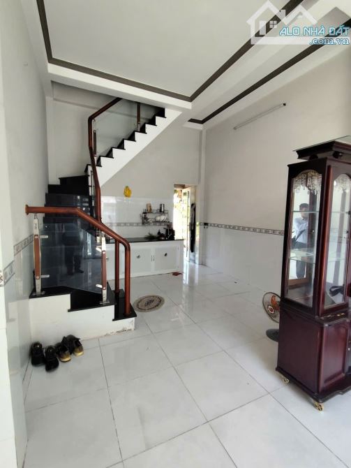 Nhà trệt lầu hẻm Trần Vĩnh Kiết – Giá 5 triệu