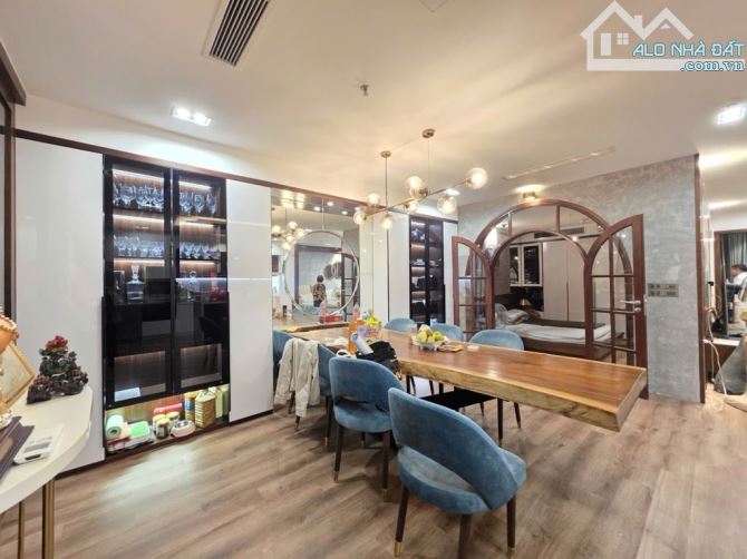 SIÊU PHẨM DÒNG TIỀN TRƯỜNG CHINH - TÒA BUILDING 9 TẦNG - 2 MẶT PHỐ - DOANH THU 2.2 TỶ/NĂM