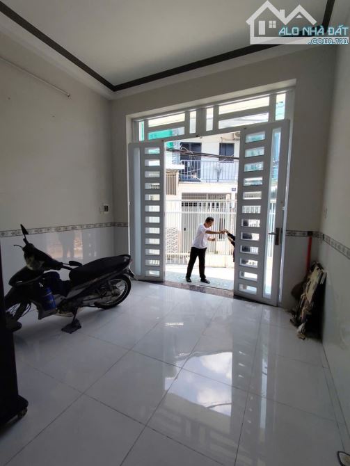 Nhà trệt lầu hẻm Trần Vĩnh Kiết – Giá 5 triệu - 2