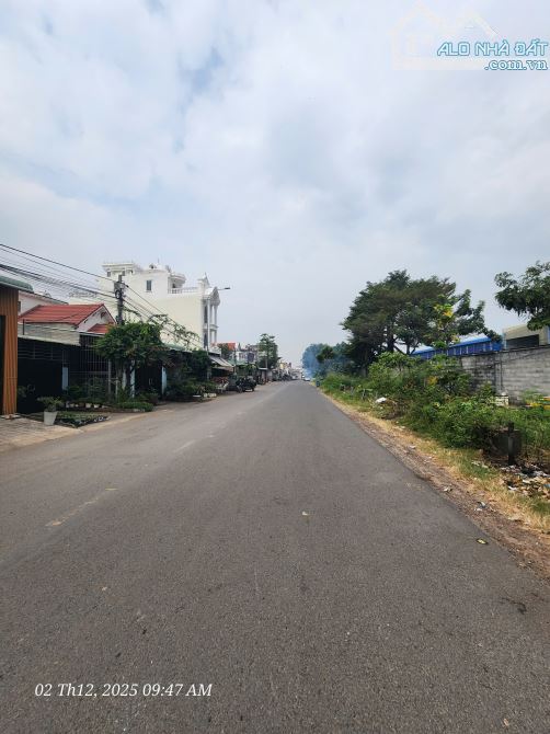 Bán lô đất mặt tiền đường Nguyễn Thị Mi, khu phố 2, Long Bình Tân