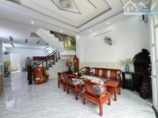 BÁN NHÀ TÔ KÝ - TÂN XUÂN - 2 TẦNG 83M2 ( 5M X 17) - 5.75 tỷ - 1