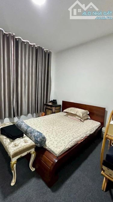 HOT HOT NHÀ 4M x 21M -  4 TẦNG- GIÁ 5,3 TỶ - 9