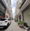 Bán Nhà 4 Tầng, Gara ÔTô, 2 Xe Tải Đậu Được, Đường Hoàng Quốc Việt Gần Phũ Mỹ Hưng, 10.1ty
