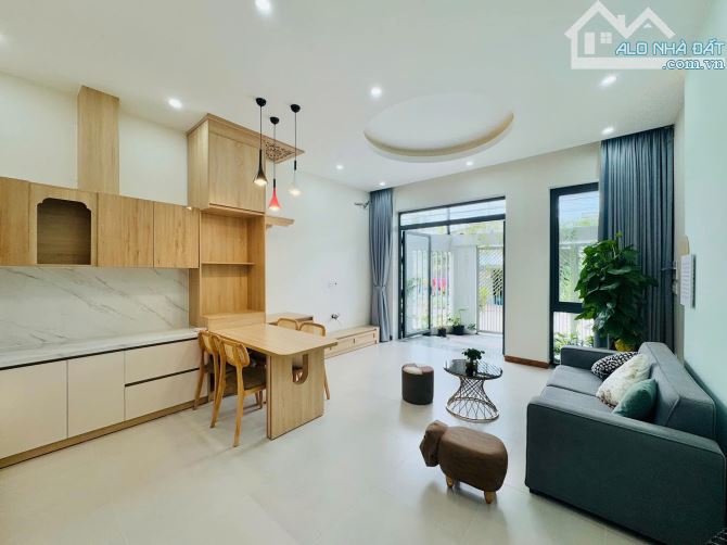 Bán gấp căn nhà ở Trung Chánh Hóc Môn 1 tỷ 050 Sổ Hồng Riêng