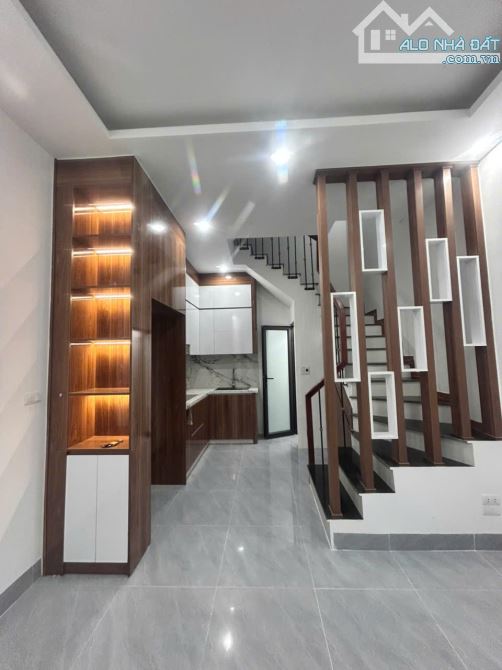 NHỈNH 6 TỶ - NHÂN CHÍNH - THANH XUÂN - 5 TẦNG MỚI ĐẸP - 3 PHÒNG NGỦ KHÉP KÍN