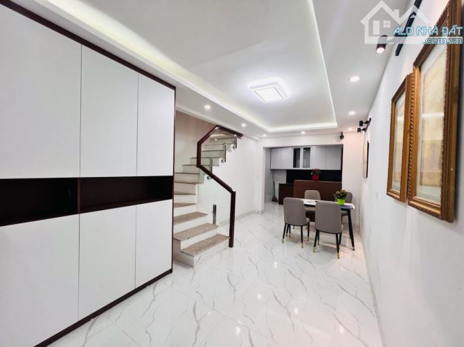 BÁN GẤP NHÀ DÂN XÂY LÔ GÓC THOÁNG 8M RA ĐƯỜNG Ô TÔ PHỐ XUÂN ĐỈNH 42M*5T GIÁ 9.760TỶ