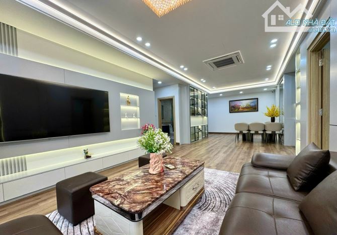 CĂN HỘ CAO CẤP Ở NGOẠI GIAO ĐOÀN TÒA NO4B T1 , TẦNG 20, 130m² 3PN+2WC, FULL NỘI THẤT, 14TỶ