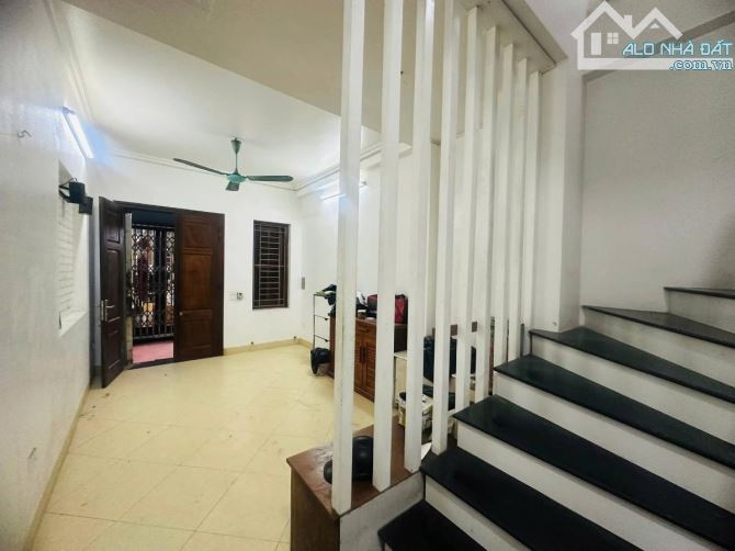 BÁN GẤP NHÀ DÂN XÂY LÔ GÓC 10M RA ĐƯỜNG Ô TÔ PHỐ XUÂN ĐỈNH 40M*4T GIÁ 10.2 TỶ - 1